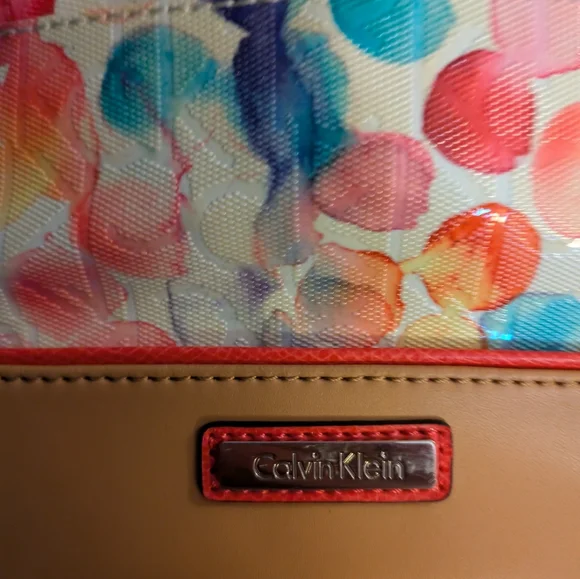 Colorful Calvin Kline purse - Picture 4 of 4